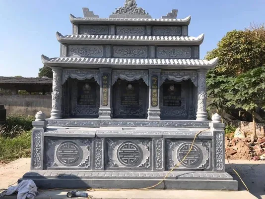 Lăng mộ đá ba mái