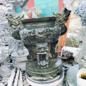 : Bát hương đá xanh rêu
