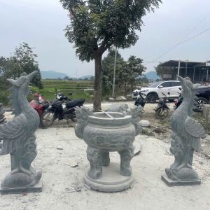 Bát Hương Đá Xanh Rêu Chạm Hoa Văn Truyền Thống